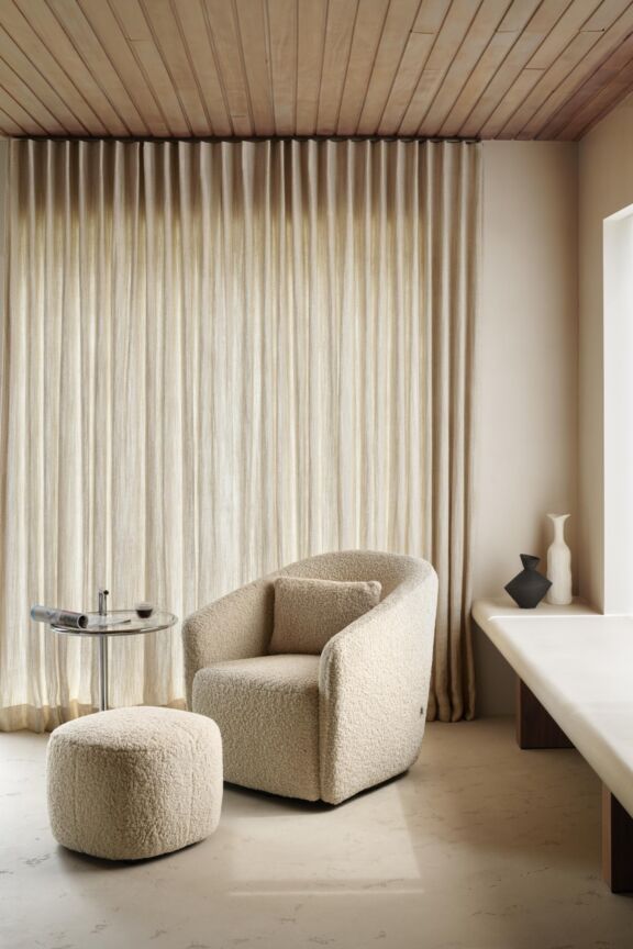 Gomi Swivel & Gliding Chair Quax